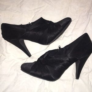 Black heals cute detail